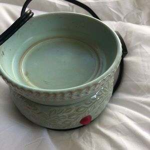 Essential oil diffuser